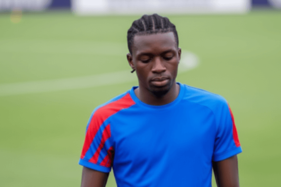 Dieu Kalonji sur le terrain avec le Dynamo Kyiv.