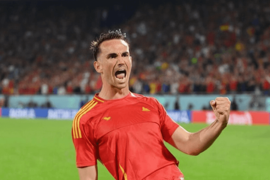 Fabian Ruiz célébrant un but avec l'équipe espagnole.