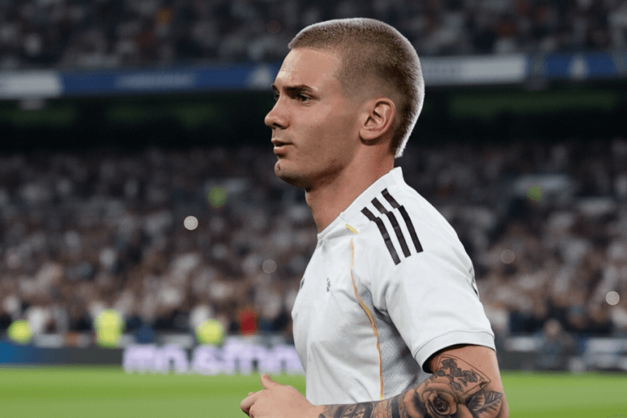 Franco Mastantuono en conférence de presse sur Messi.