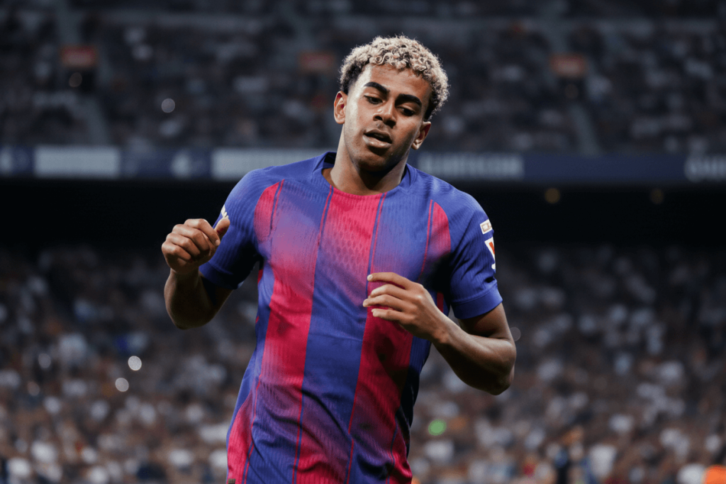 Lamine Yamal en action lors d'un match avec le FC Barcelone.