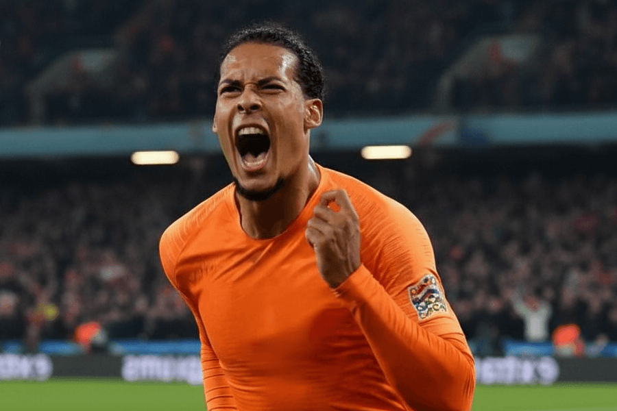 Virgil van Dijk célébrant son record avec les Pays-Bas.