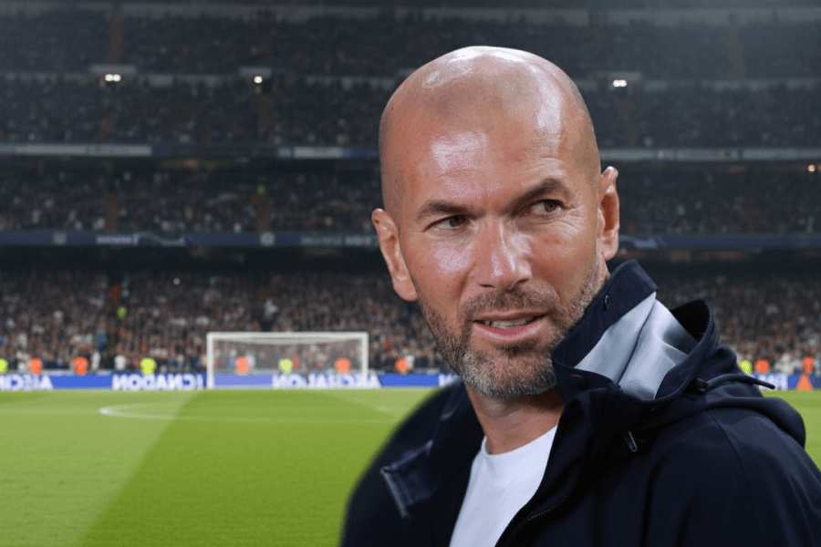 Zinedine Zidane dirigeant un entraînement avec l'équipe de France.