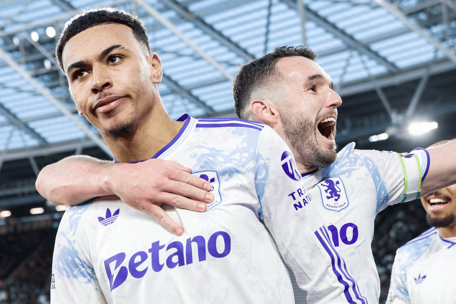 Les joueurs d'Aston Villa en action lors d'un match