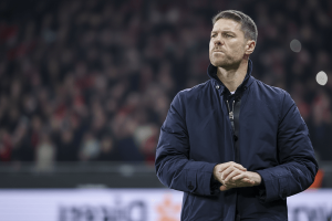 Xabi Alonso entraînant l'équipe du Real Madrid.