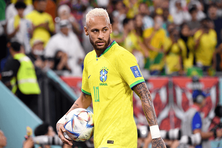 Couverture : Neymar opération ménisque gauche, retour attendu à Santos