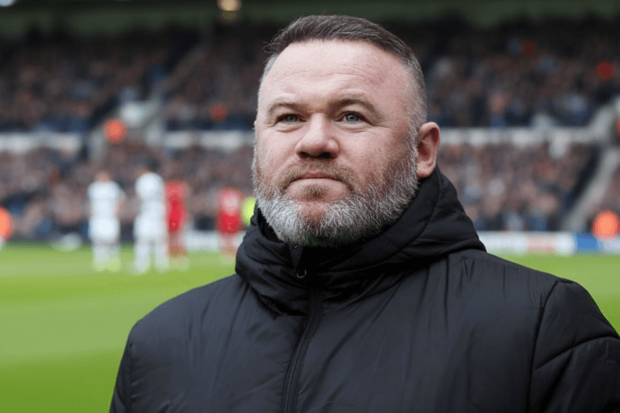 Wayne Rooney parlant lors d'une interview.