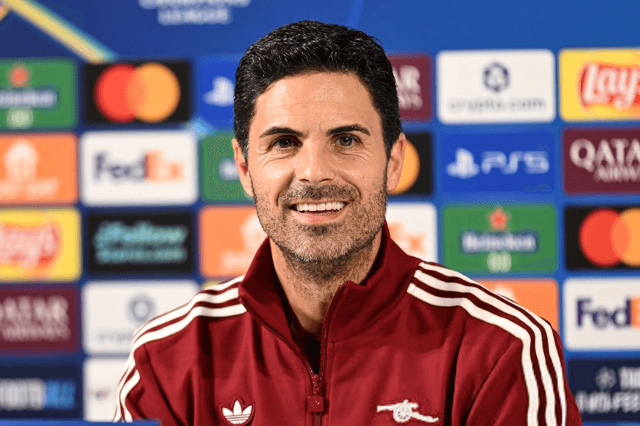 Mikel Arteta entraîneur Arsenal banc tactique instructions Emirates Stadium match