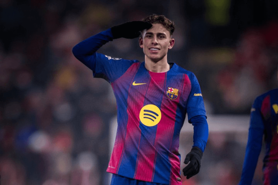 Fermín López célèbre son doublé décisif contre Slavia Prague en Ligue Champions