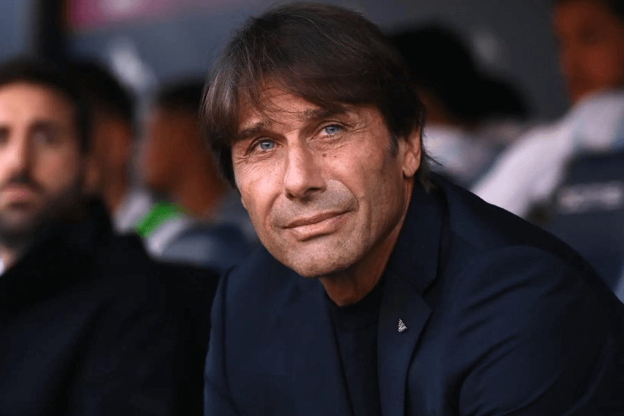 Antonio Conte entraîneur Chelsea banc tactique Premier League titre 2017
