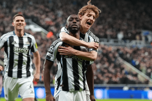 Yoane Wissa célèbre son premier but en Ligue des Champions contre PSV