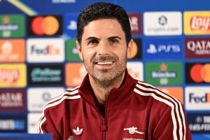 Mikel Arteta entraîneur Arsenal satisfait première mi-temps historique tactique