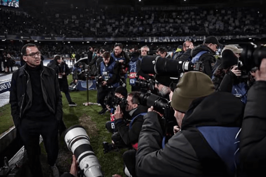 Liam Rosenior Chelsea entraîneur banc tactique Arsenal Carabao Cup demi-finale Stamford Bridge