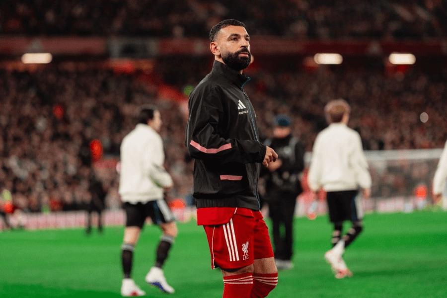 Mohamed Salah en action avec le maillot rouge de Liverpool FC