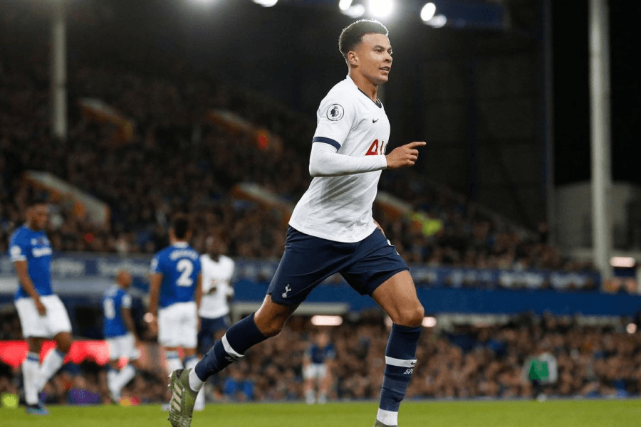 Dele Alli en action sous le maillot de Tottenham Hotspur Premier League