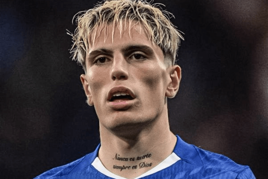 Alejandro Garnacho Chelsea maillot bleu numéro 49 Stamford Bridge 2026