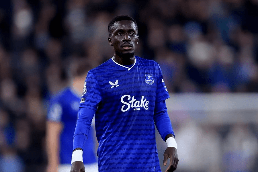 Idrissa Gana Gueye Everton maillot bleu match Premier League 36 ans