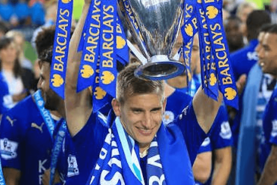 Marc Albrighton Leicester City maillot bleu action Championship 2026