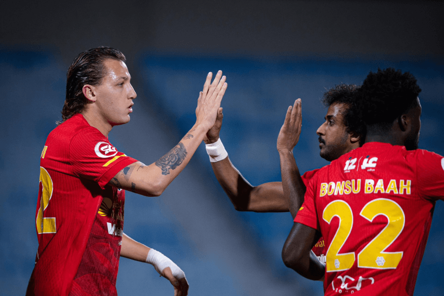 Mateo Retegui célèbre un but avec le maillot de l'Atalanta Serie A 2024-25