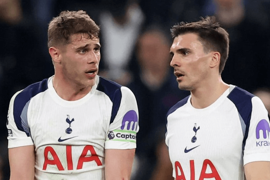 Tottenham Hotspur Stadium à moitié vide pendant un match de Premier League 2026