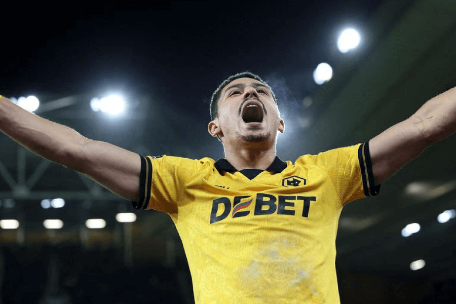 André Trindade célèbre son premier but sous le maillot de Wolverhampton Wanderers Molineux