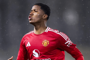 Chido Obi attaquant Manchester United U21 entraînement Carrington 2026