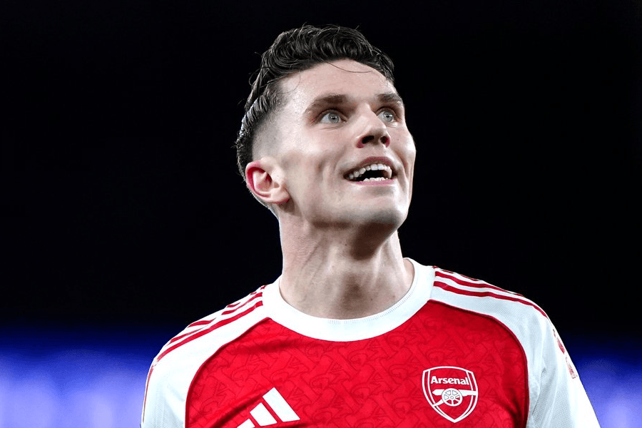 Viktor Gyokeres souriant restaurant Lisbonne supporters avril 2026