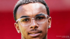 Eli Junior Kroupi attaquant Bournemouth 19 ans né Lorient origines ivoiriennes ciblé par Manchester City 2026