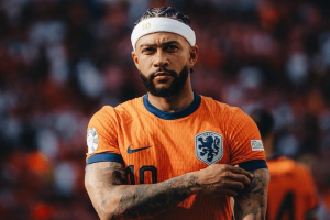 Memphis Depay attaquant Corinthians indisponible — Memphis Depay Corinthians Peñarol Libertadores 22 mai 2026 en reprise au CT Joaquim Grava