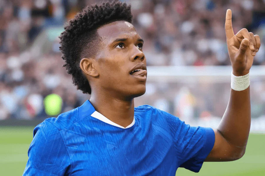 Estevão Willian célébrant un but avec le FC Barcelone.
