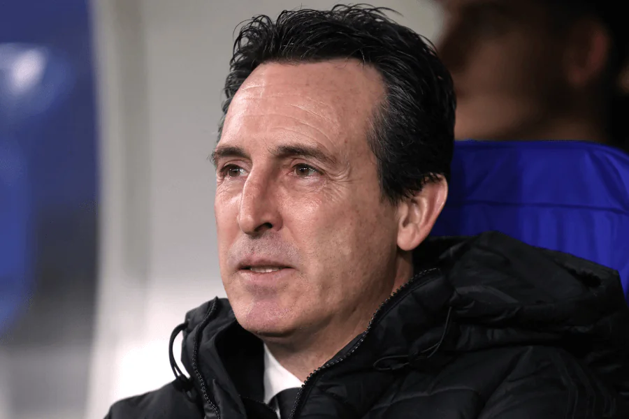 Unai Emery sur le banc de la Villa Park