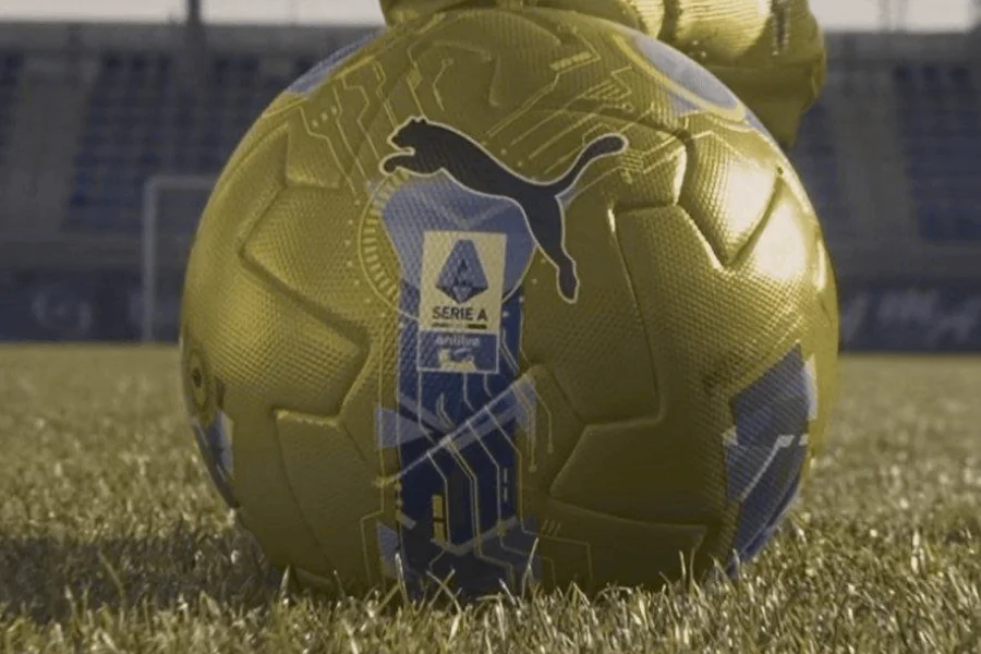 Daltonisme et ballon Serie A, contraste renforcé