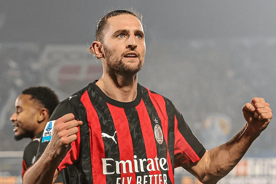 Rabiot en action lors du match Milan-Como