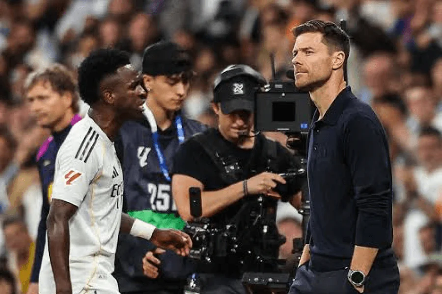 Vinicius communique sa décision à son entourage