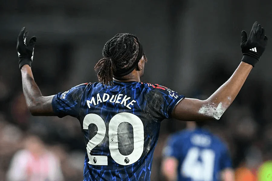 Noni Madueke premier but Arsenal ouverture score 11e minute Wigan