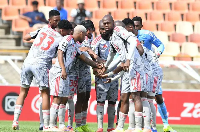 FNB Stadium Soweto Derby Orlando Pirates Kaizer Chiefs ambiance