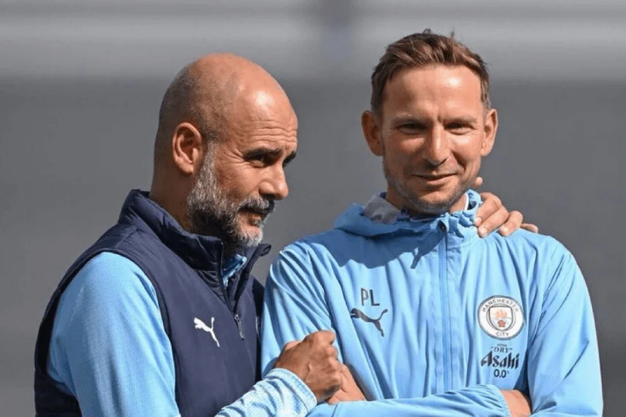 Pep Guardiola Lijnders staff Manchester City conférence presse février 2026