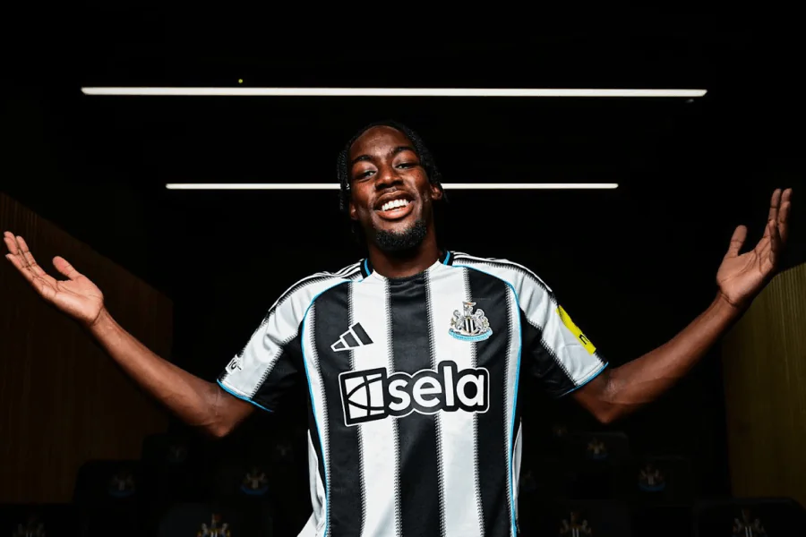 Anthony Elanga célèbre un but avec Nottingham Forest saison 2024-2025