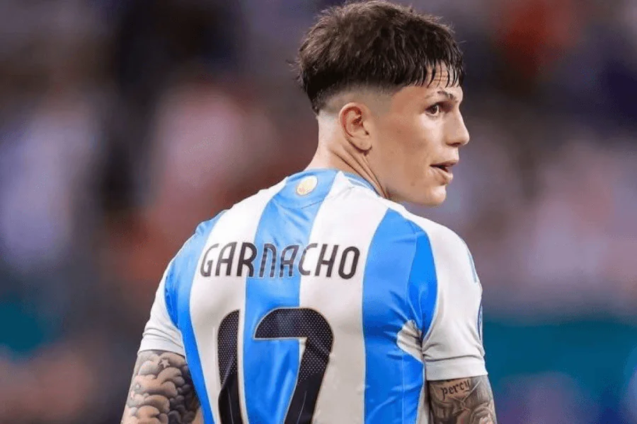 Garnacho Argentine maillot bleu ciel célébration but Coupe du monde 2026