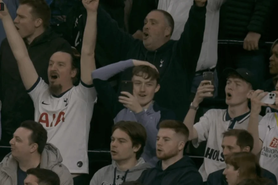 Supporters de Tottenham abattus dans les tribunes après défaite contre Crystal Palace