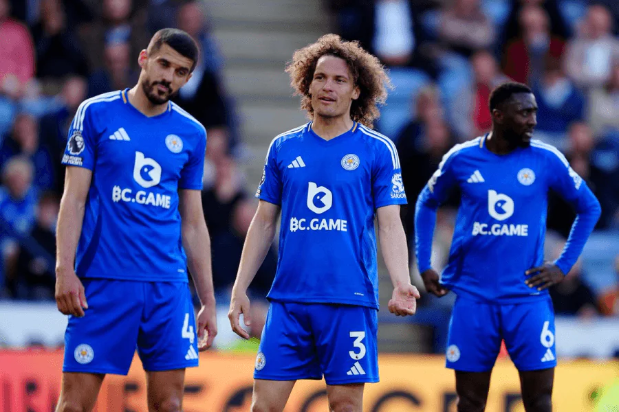 Leicester City champion Premier League 2016 trophée joueurs célébration