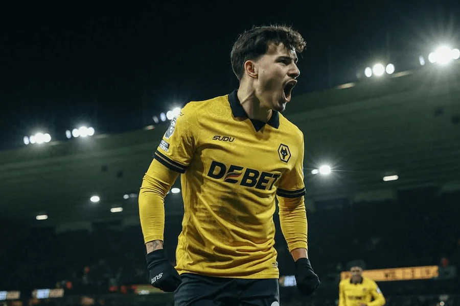 Rodrigo Gomes lobe Alisson premier but Wolverhampton Liverpool Premier League 2026