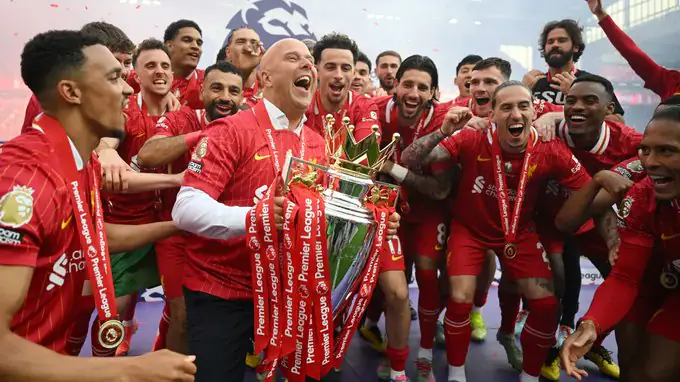 Arne Slot écarte les rumeurs: soutien total à Liverpool