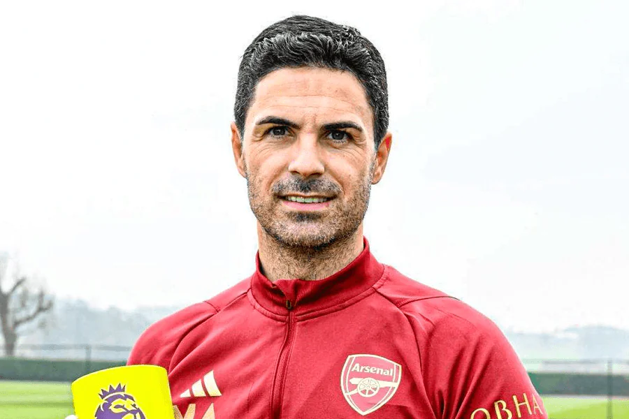 Mikel Arteta Arsenal conférence presse défend Ben White sélection bravoure 2026