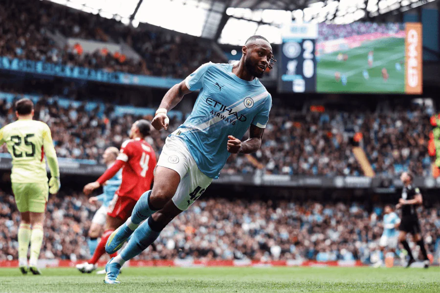 Antoine Semenyo but lob Liverpool défense FA Cup City Etihad Stadium 50e minute 2026