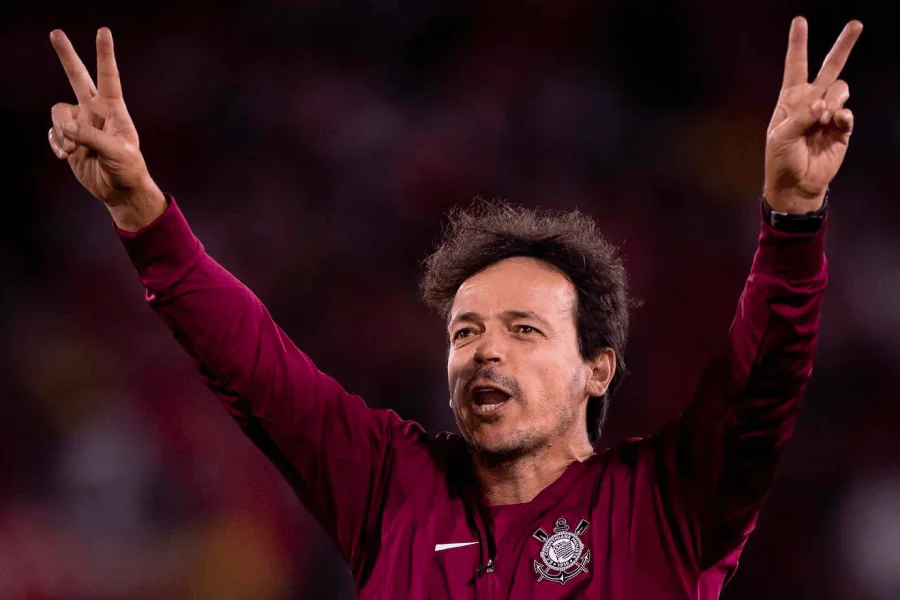 Fernando Diniz entraîneur Corinthians avant le déplacement à Montevideo face à Peñarol — Copa Libertadores Groupe E 22 mai 2026