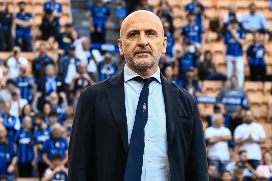 Piero Ausilio directeur sportif Inter Milan lors d'une conférence de presse —
négociations Curtis Jones Inter Milan Liverpool été 2026
