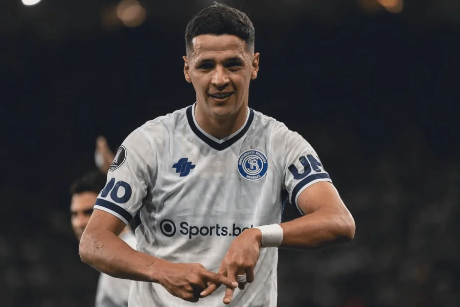 Alex Arce inscrit son hat-trick contre Deportivo La Guaira en Copa Libertadores 2026, le 21 mai, pour un score final de 4-2 en faveur d'Independiente Rivadavia