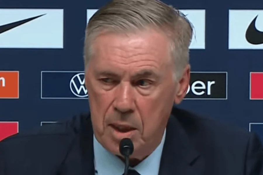 Carlo Ancelotti sélectionneur du Brésil dévoile sa liste de 26 joueurs pour la Coupe du Monde 2026 au Museu do Amanhã de Rio de Janeiro le 18 mai
