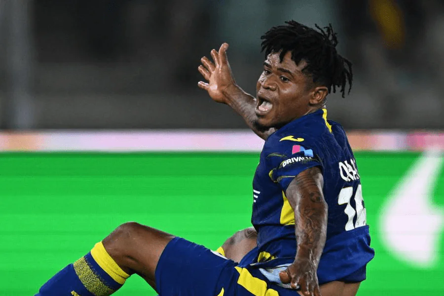 Gift Orban en action sous les couleurs de l'Hellas Verona en Serie A 2025-26, auteur de 7 buts et 3 passes décisives en 28 matchs