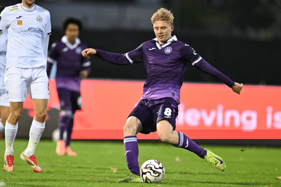 RSC Anderlecht Neerpede centre de formation — test de Théo Pungu U17 à Lille mai 2026 avant son choix pour Charleroi